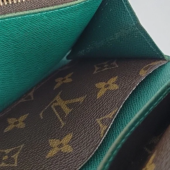 LOUIS VUITTON Emilie Monogram Wallet - Picture 7 of 10